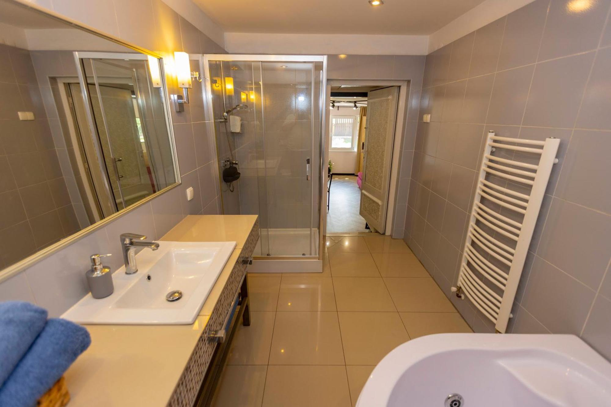 Bed & Breakfast Gosciniec Pod Markizami 3*