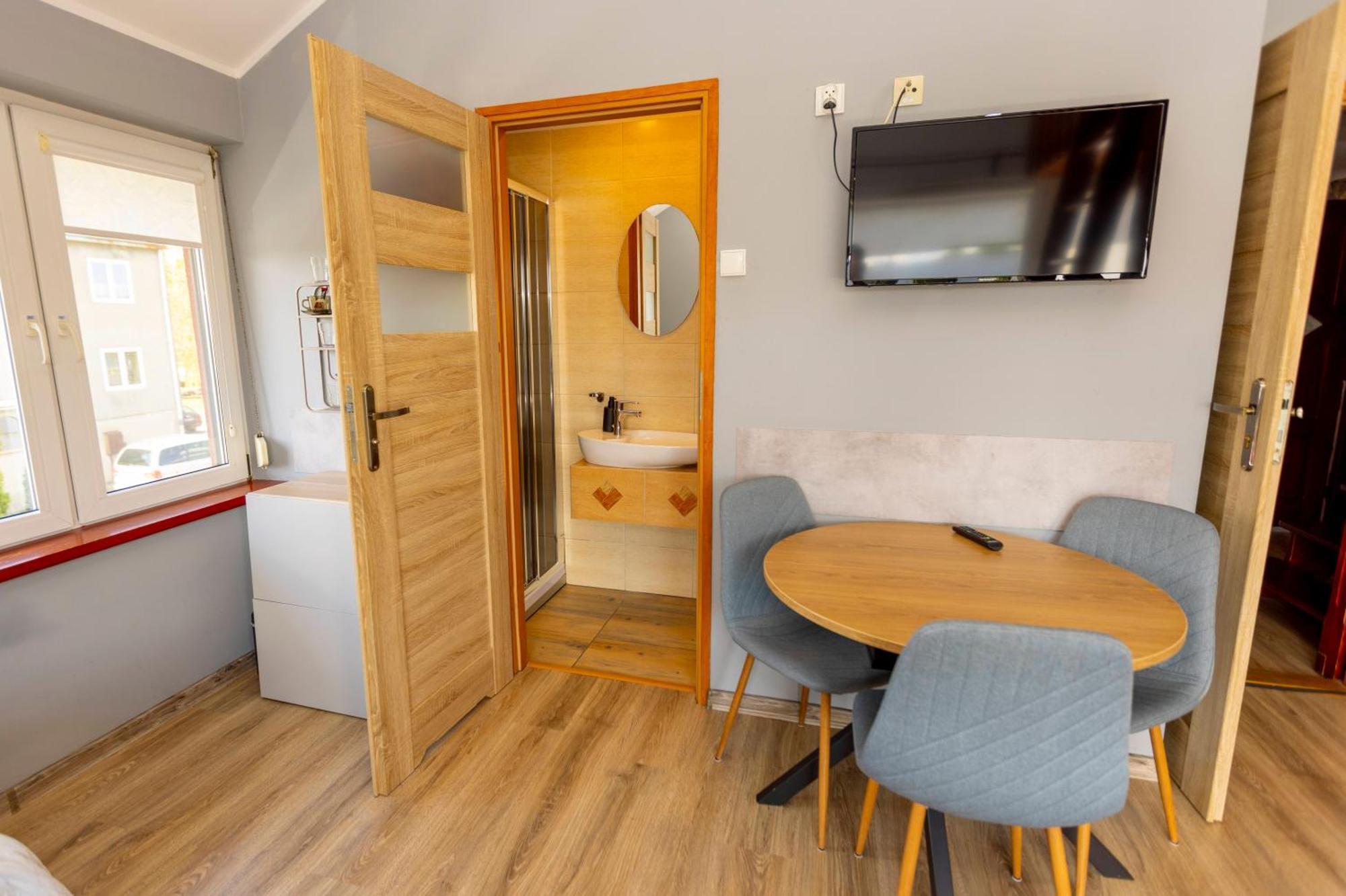 Bed & Breakfast Gosciniec Pod Markizami 3*