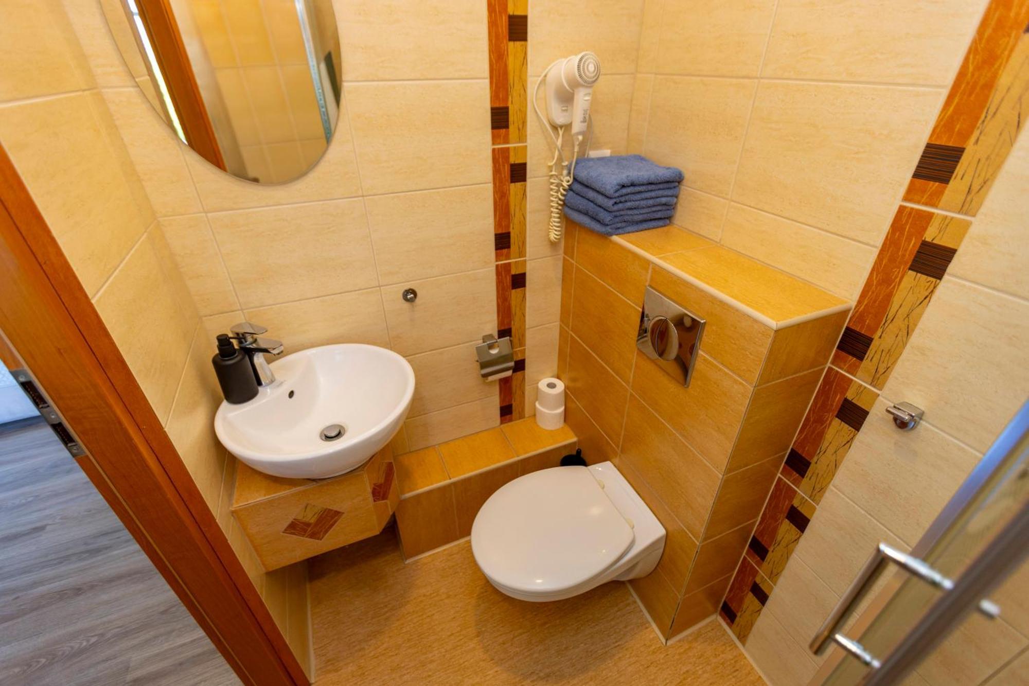 Gosciniec Pod Markizami Bed & Breakfast 3*