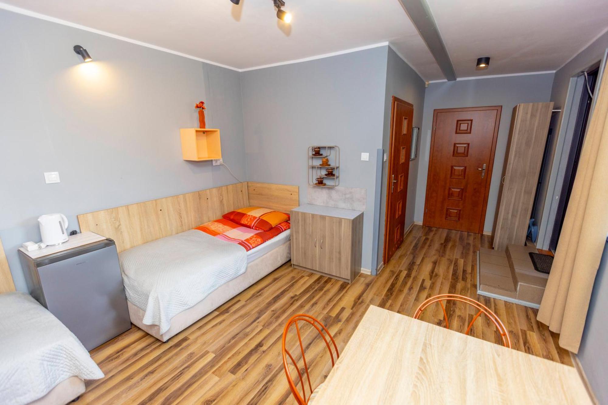 Gosciniec Pod Markizami Bed & Breakfast 3*