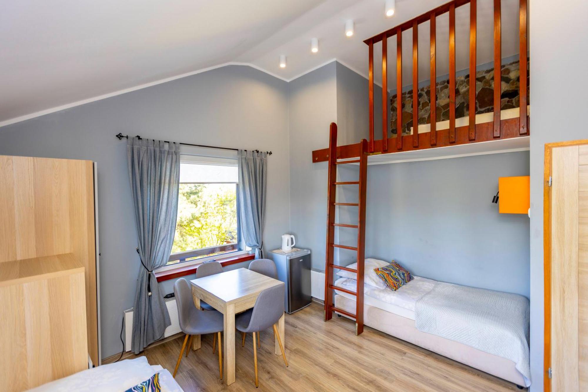 Bed & Breakfast Gosciniec Pod Markizami 3*